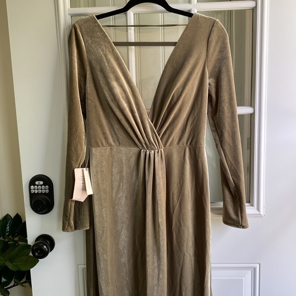 NWT | Jenny Yoo x BHDLN | Velvet Long Sleeved Dress - Picture 4 of 12